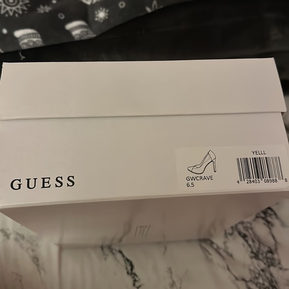 GUESS Neon Green Heels - Picture 7 of 9